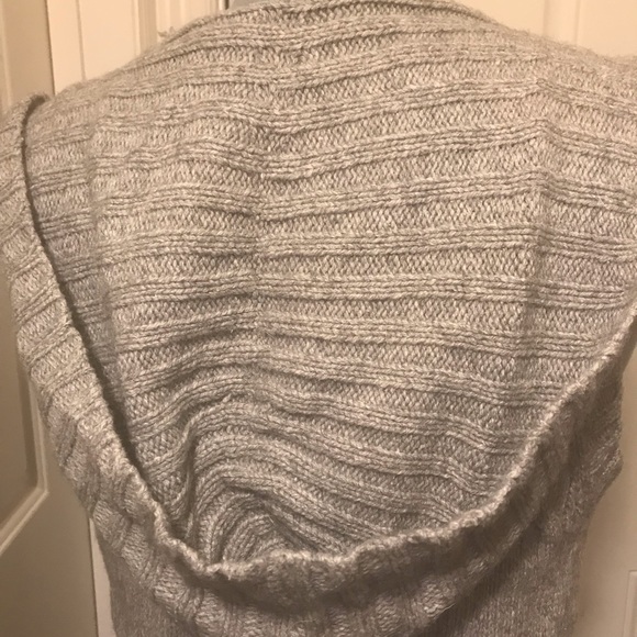 Gray Sleeveless Open-Front Hooded Cardigan - Picture 5 of 5
